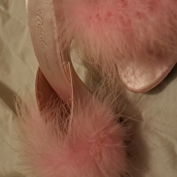 Fabulicious Size 7 Pink Heels - Picture 9 of 9